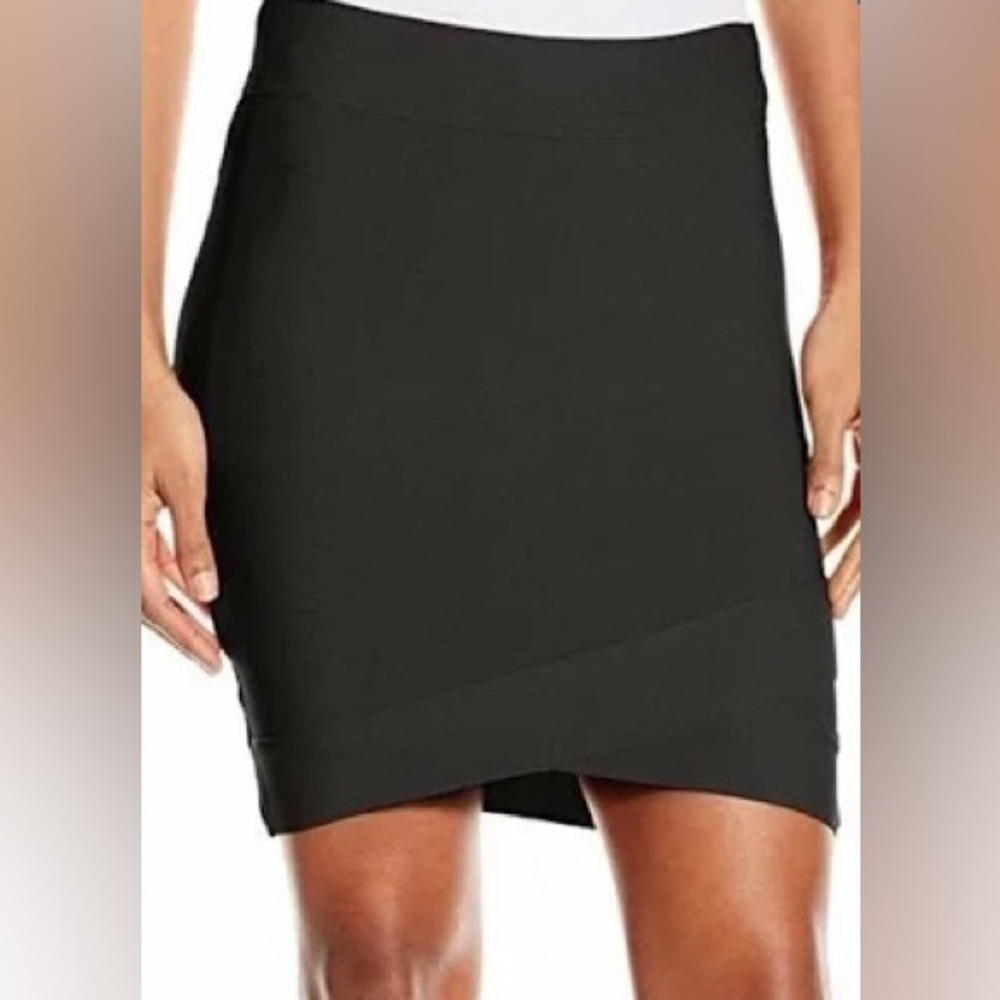NWOT BCBG “Silvie” Black Criss Cross Hem Bandage Mini Pencil Skirt XS